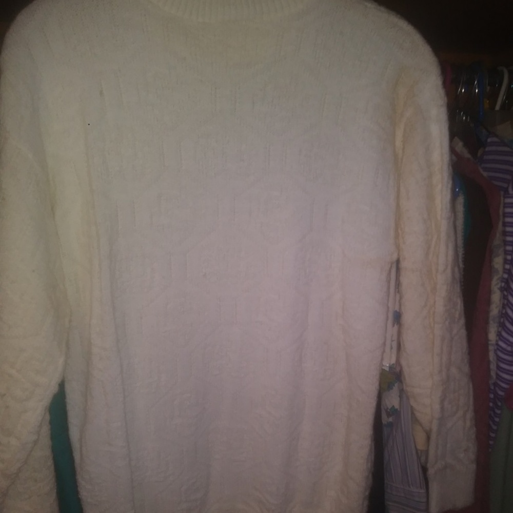 Spunky White Textured Sweater - Picture 2 of 4